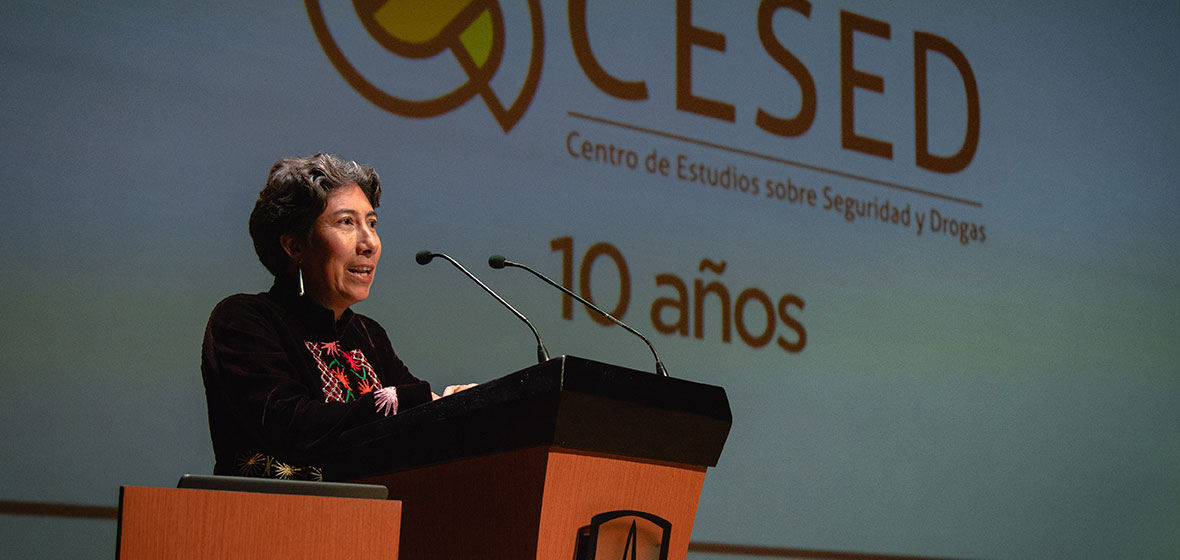 Marcela Eslava, decana de la Facultad de Economía 