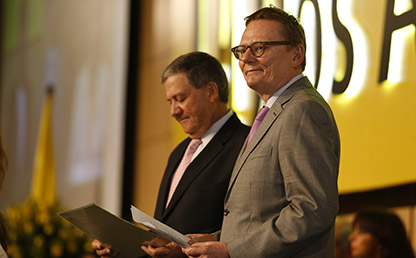 James A. Robinson, doctor Honoris Causa de la Universidad de los Andes