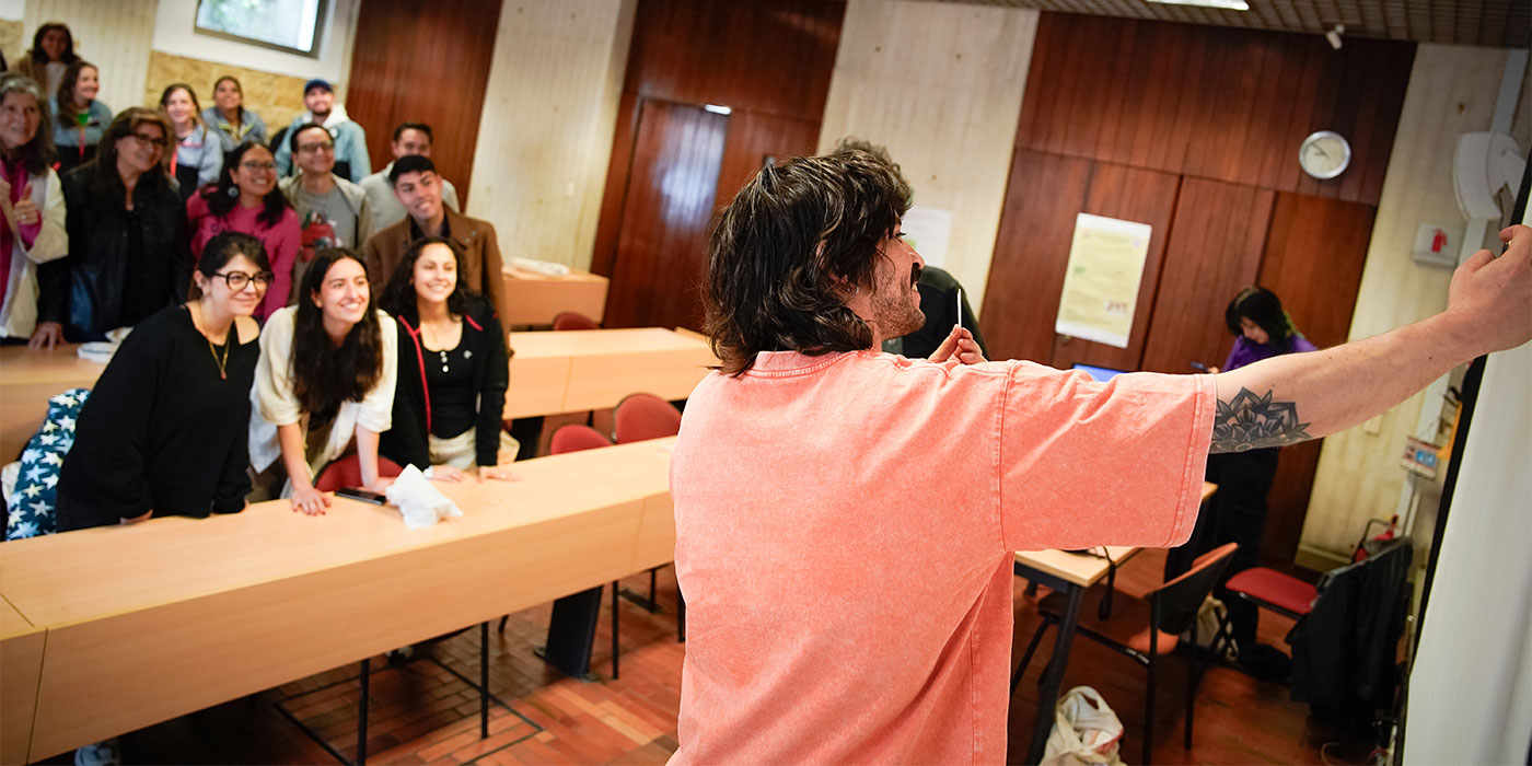 Charla Shots de ciencia en VA