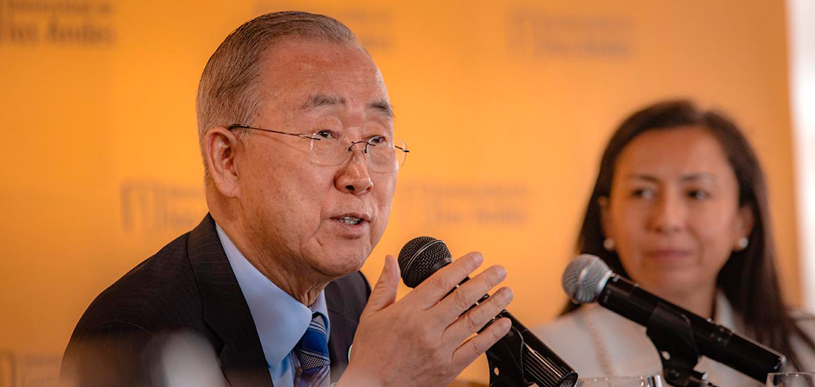 Ban Ki-moon y la rectora Raquel Bernal 