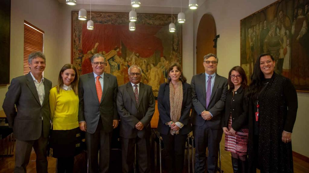 Visita de Ravi Bangar, embajador de la India en Colombia, a la Universidad.