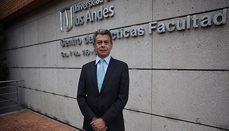 John Mario González, profesor de la Facultad de Medicina de Los Andes