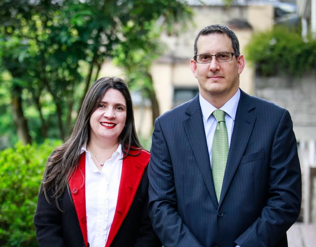 Profesores Ana María Muñoz y Ricardo Posada Maya presentan el libro ‘Derecho penal del trabajo: una mirada de doble vía’.
