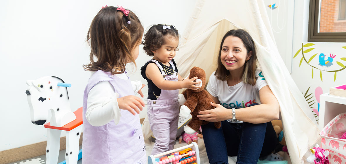 Natalia Cano, egresada de la Facultad de Medicina creó una plataforma de asesoría online que conecta a padres con pediatras