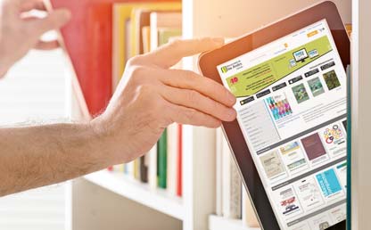 Foto de una tableta con la plataforma de libros digitales
