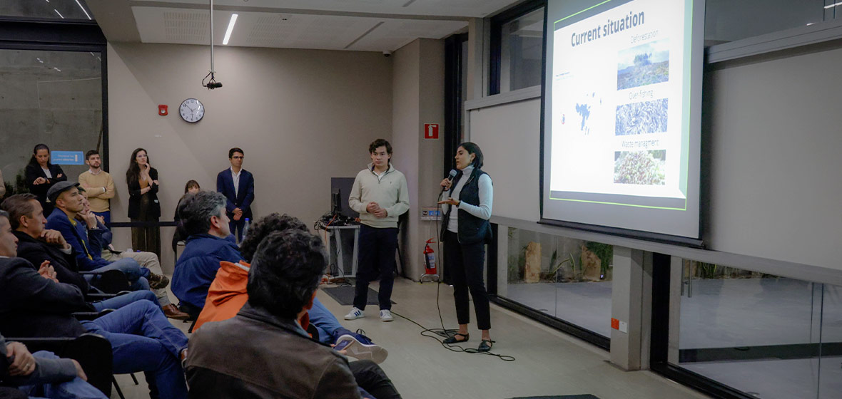 Estudiante de la Universidad de los Andes explica su modelo de negocio basado en ciencia y tecnología
