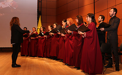 Coro Uniandes interpreta Himno Nacional