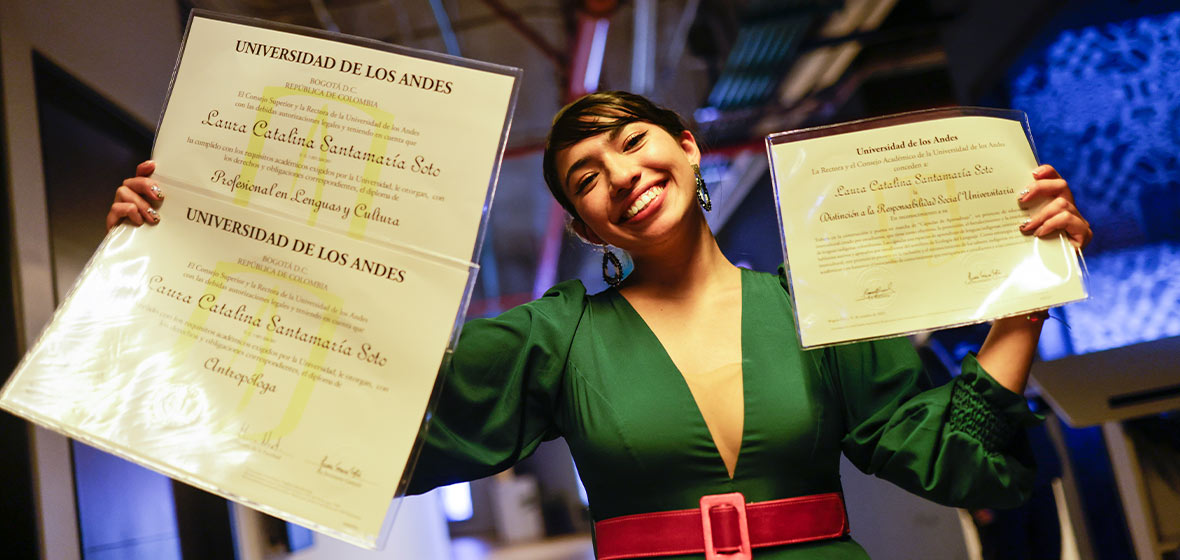 Catalina Santamaría se graduó de  Antropología, Lenguas y Cultura.