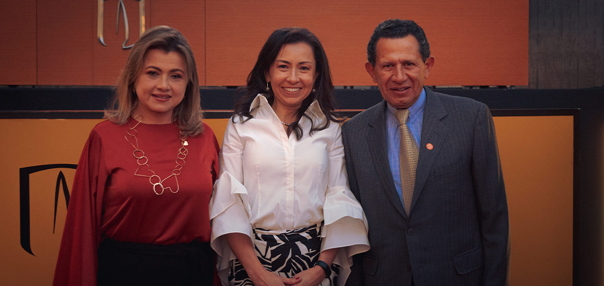 Posesión de Raquel Bernal como rectora de la Universidad de los Andes. 