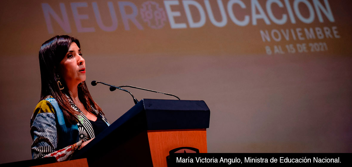Ministra de Educación María Victoria Angulo 