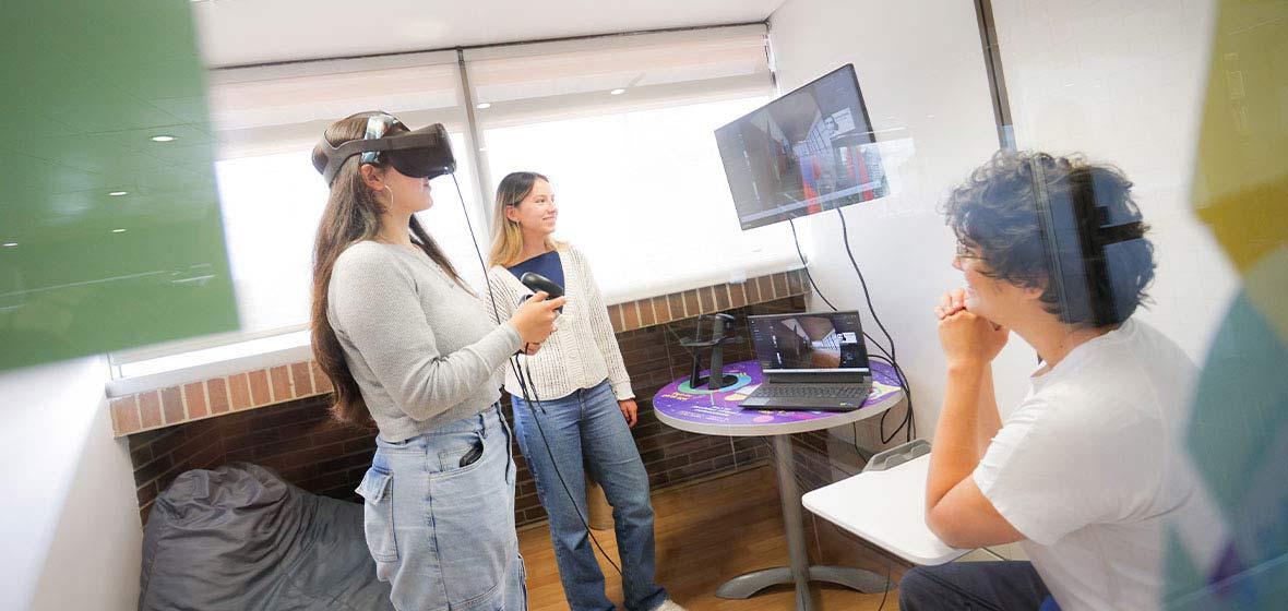 Salas de realidad aumentada y virtual en Uniandes