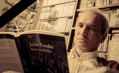 Julio Paredes, escritor, cuentista y novelista.