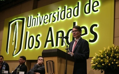 Foto del rector Alejandro Gaviria