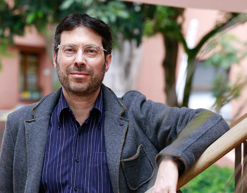 Ricardo Sarmiento Gaffurri, profesor de diseño y nuevo director del Departamento de Diseño de la Universidad de los Andes.